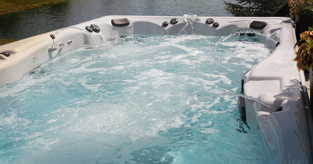 Oxidizer or chlorine? Tips to keep spa water clear