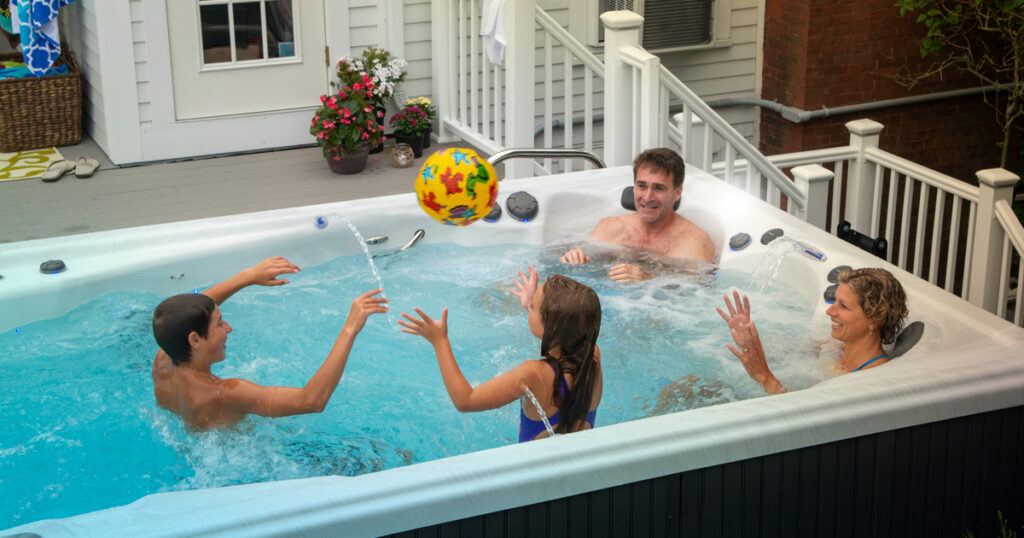 Swim spa vs. Jacuzzi exterior: ¿Cuál elegir?